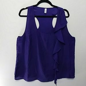 Race back flowy sleveless blouse